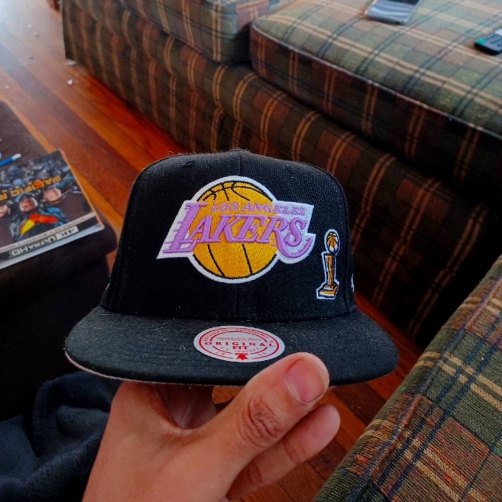 Mitchell and Ness Lakers snapback